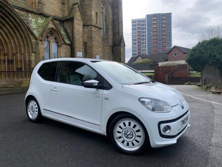 VOLKSWAGEN UP 1.0 High up! 