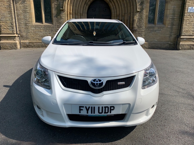 TOYOTA AVENSIS