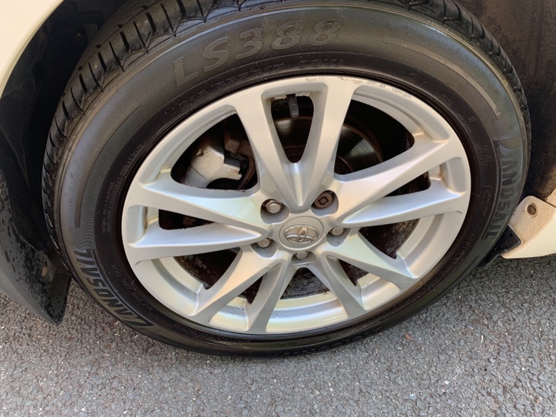 TOYOTA AVENSIS