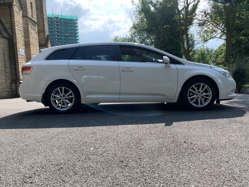 TOYOTA AVENSIS
