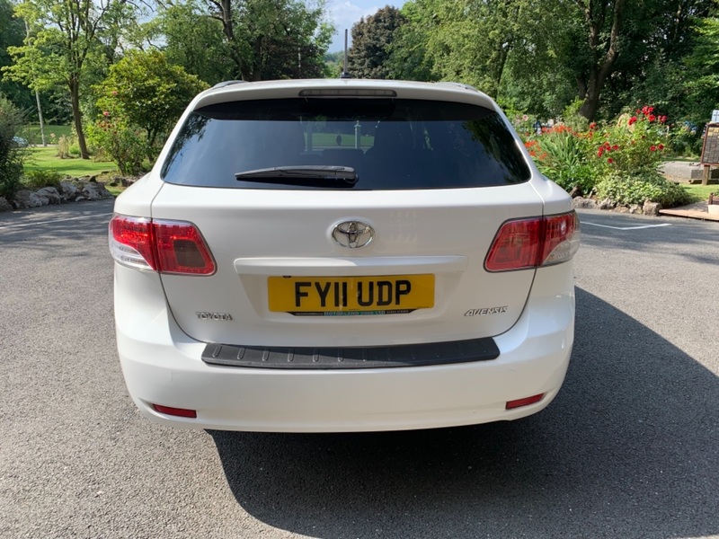 TOYOTA AVENSIS