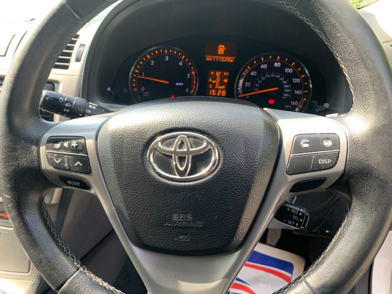 TOYOTA AVENSIS