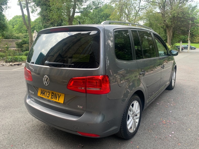 VOLKSWAGEN TOURAN
