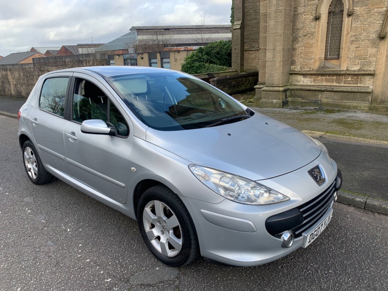 PEUGEOT 307