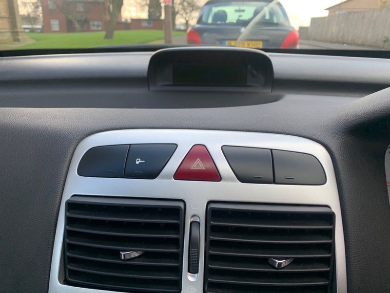 PEUGEOT 307