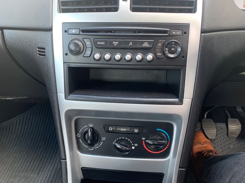 PEUGEOT 307