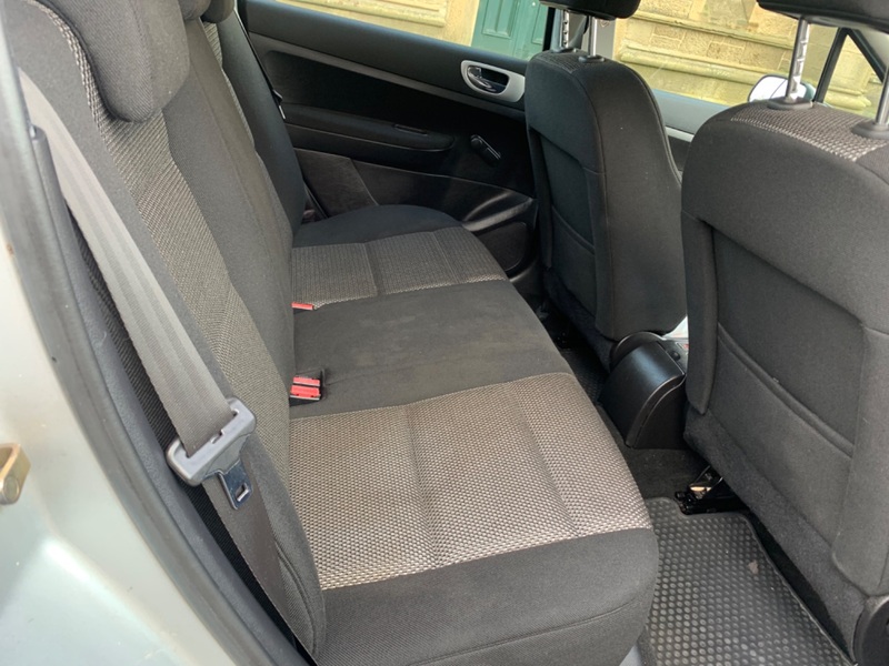 PEUGEOT 307