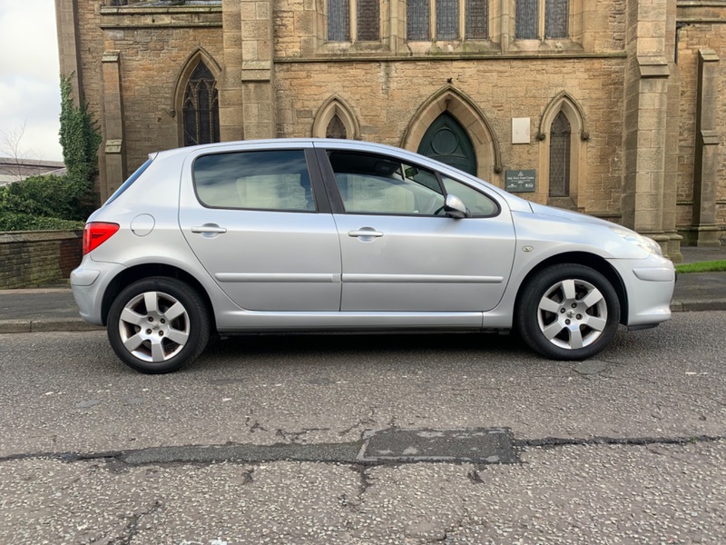 PEUGEOT 307