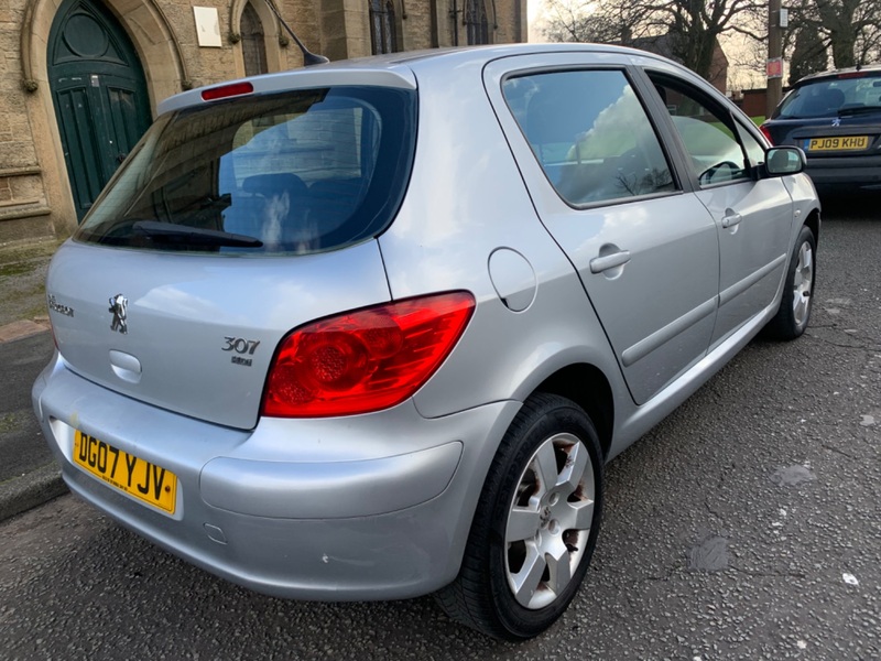 PEUGEOT 307
