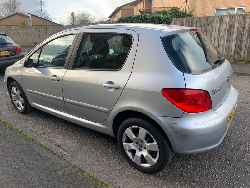 PEUGEOT 307