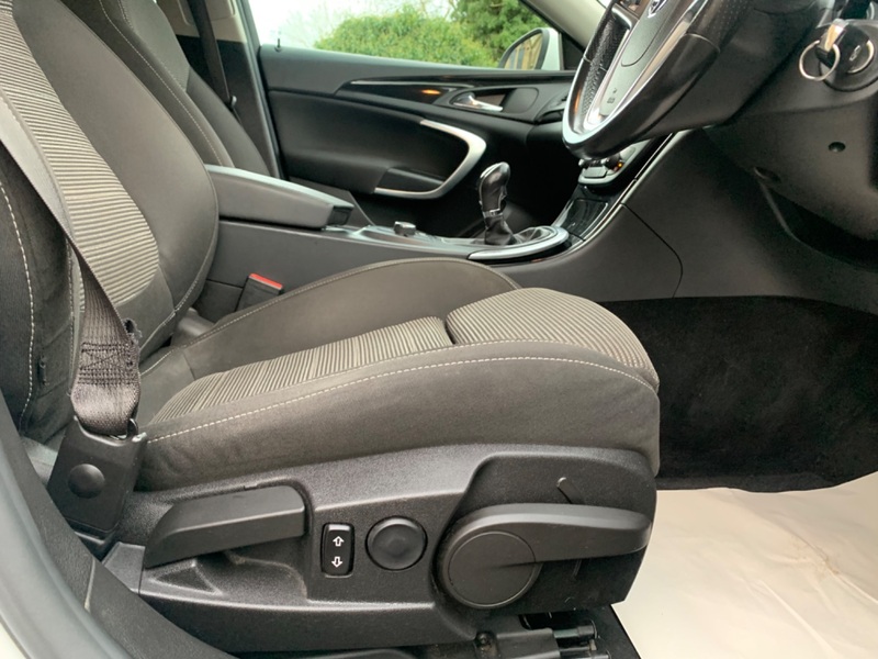 VAUXHALL INSIGNIA