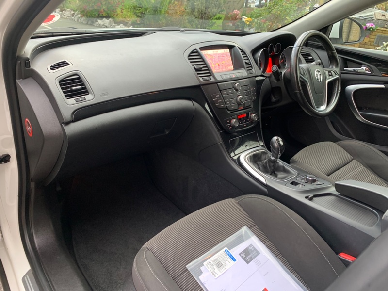 VAUXHALL INSIGNIA