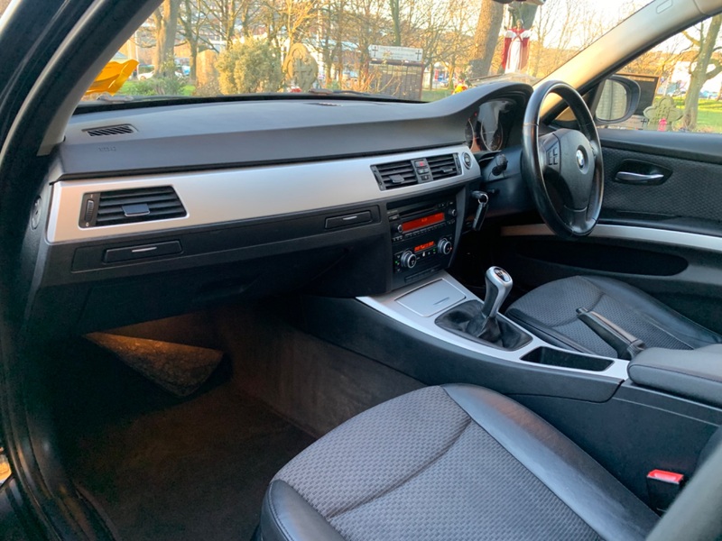 BMW 3 SERIES